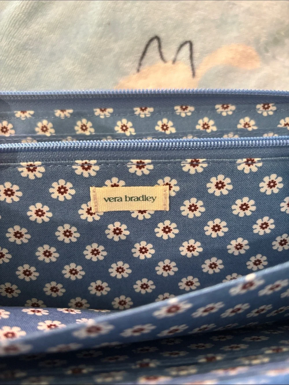 Vera Bradley Light Blue Daisy Interior Wallet - Picture 5 of 5